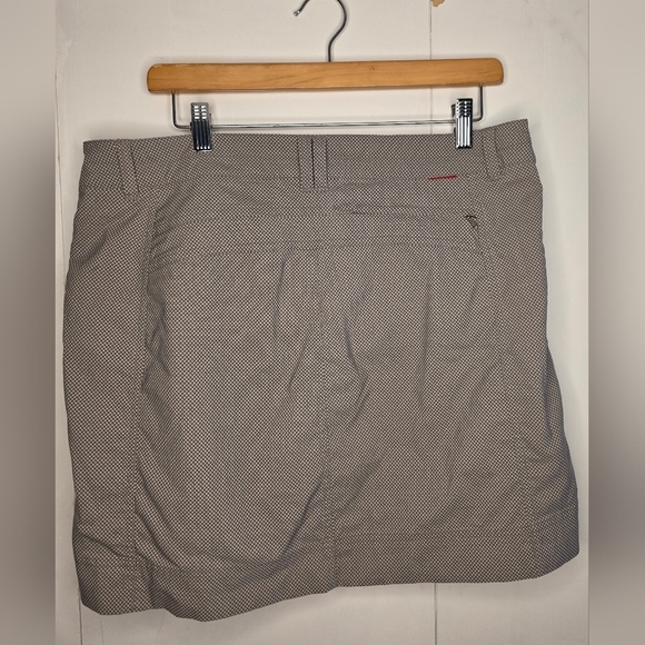 Avia athletic grey skort lg, with zipper fly and pocket, belt loops. Well made - Picture 2 of 8
